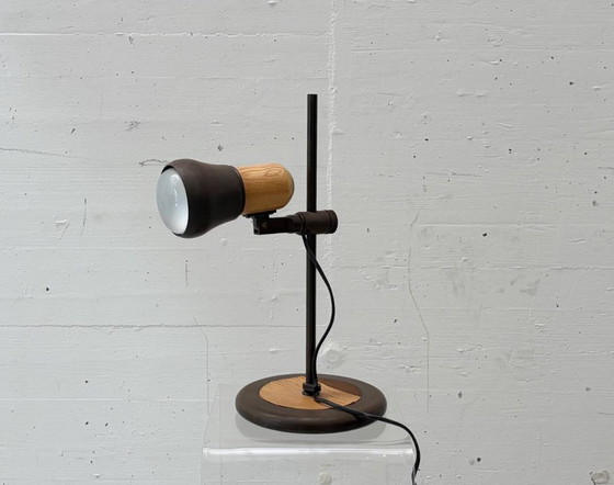 Image 1 of Lampe de table composée d'éléments en métal et en bois, années 1970