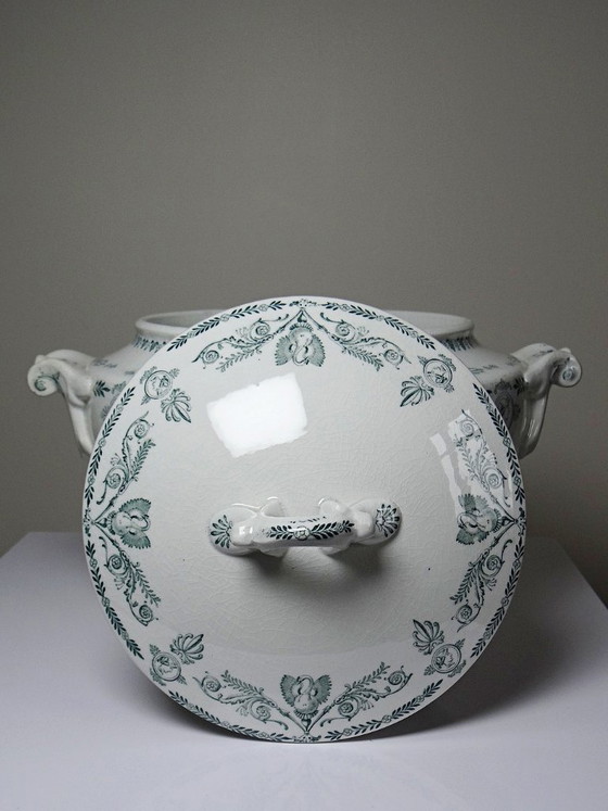 Image 1 of Large antique K&G Lunéville Compiègne pattern ironstone tureen