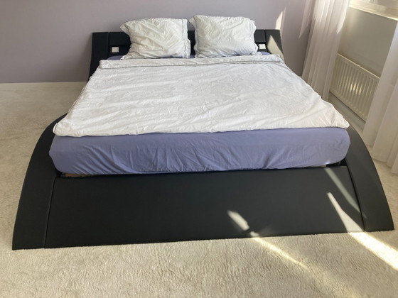 Image 1 of Design bed