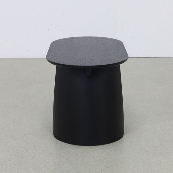 Image 1 of Tavolino laterale Totem Pill nero di Design by Puik