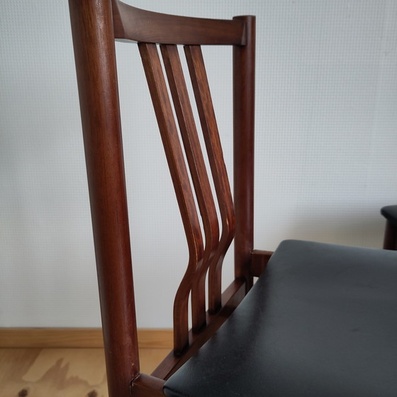 Image 1 of Due sedie da pranzo dal design scandinavo