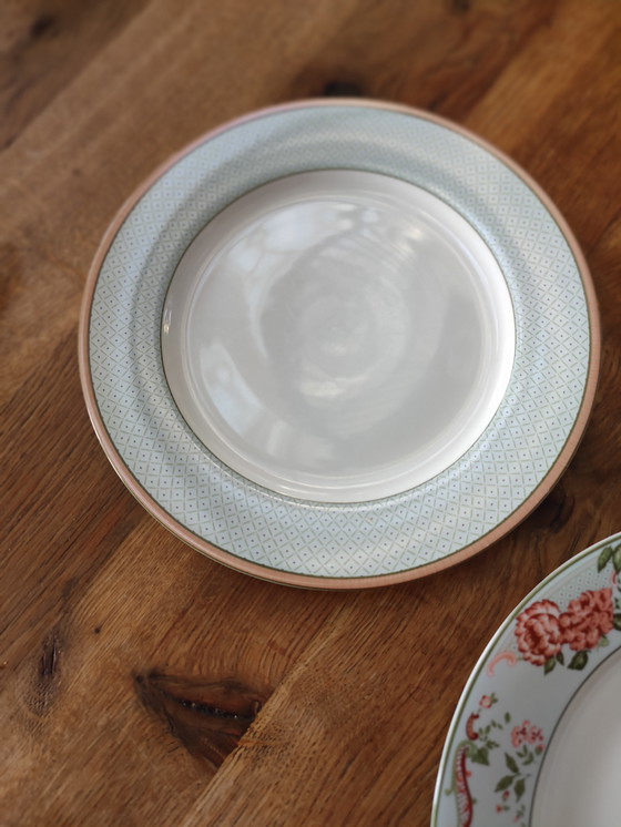 Image 1 of Vajilla de porcelana fina de la marca Rose Garden