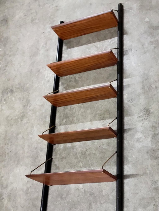 Sistema a parete di Louis van Teeffelen per Wébé