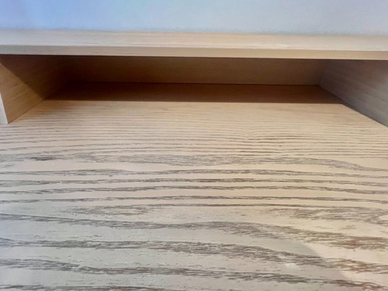 Image 1 of Modern klassiek bureau van licht hout