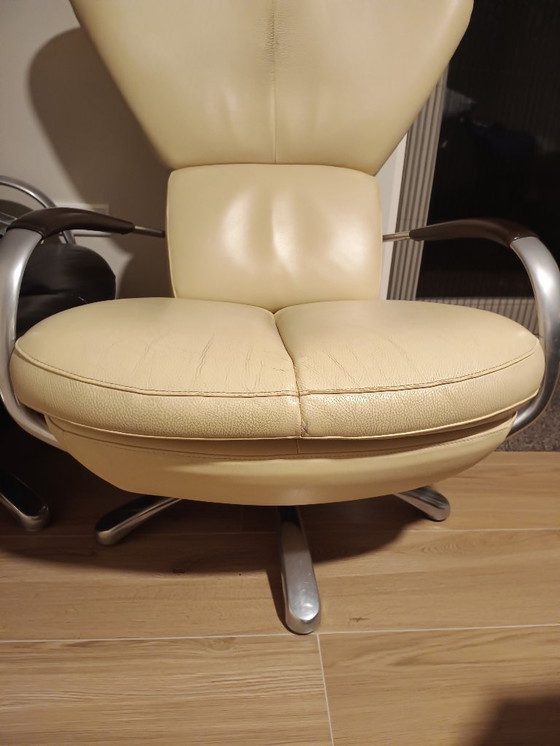 Image 1 of Poltrona girevole Formi di Leolux Design. Da sistemare!