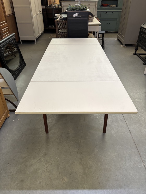 Image 1 of Table vintage