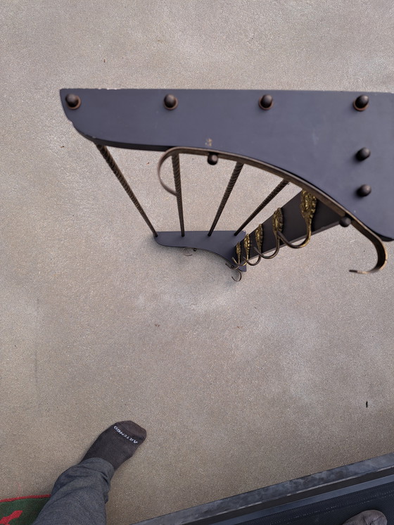 Image 1 of Perchero clásico francés con espacio de almacenamiento