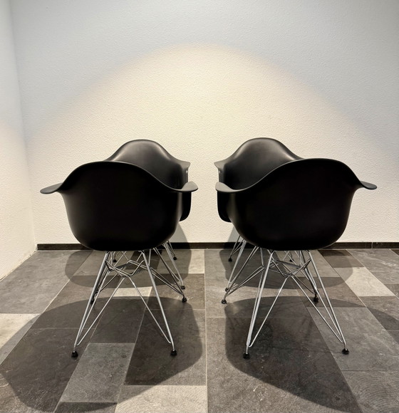 4 chaises Vitra Eames DAR – Chaises de salle à manger, Metal, Plastic (photo 7 of 7)