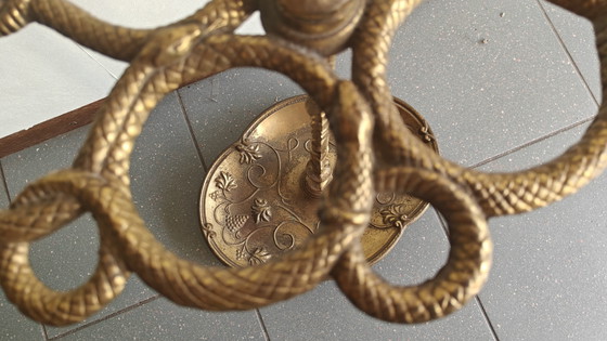 Image 1 of Soporte para paraguas de latón con decoración de serpiente