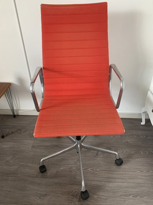 Vitra EA 119 - Groupe Eames Aluminium