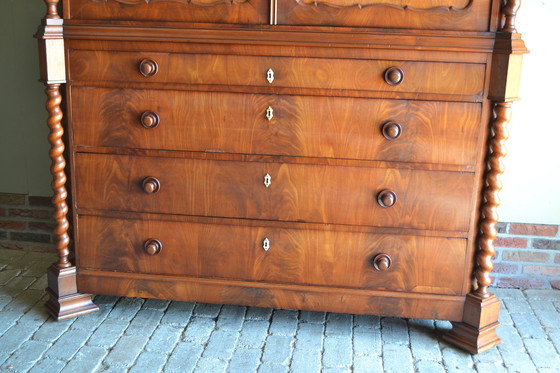 Image 1 of Mueble Biedermeier antiguo de madera de caoba.