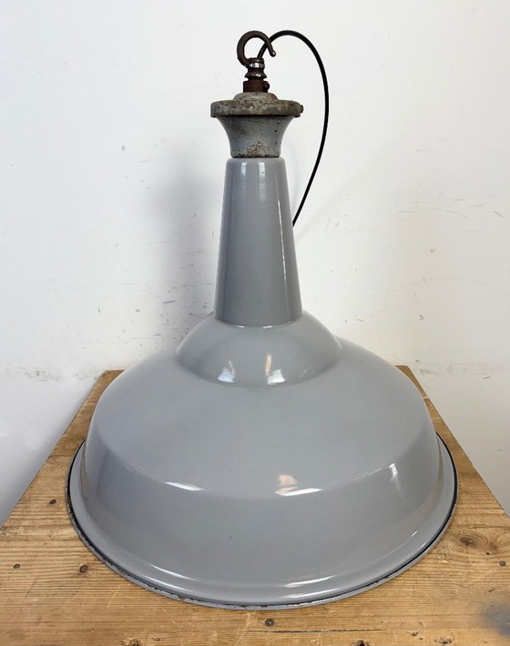 Image 1 of Grande suspension industrielle en émail gris britannique de la marque Benjamin, années 1960
