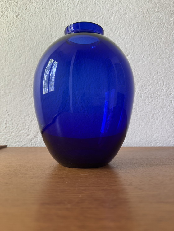 Image 1 of Jarrón Art Decó de vidrio soplado cobalto