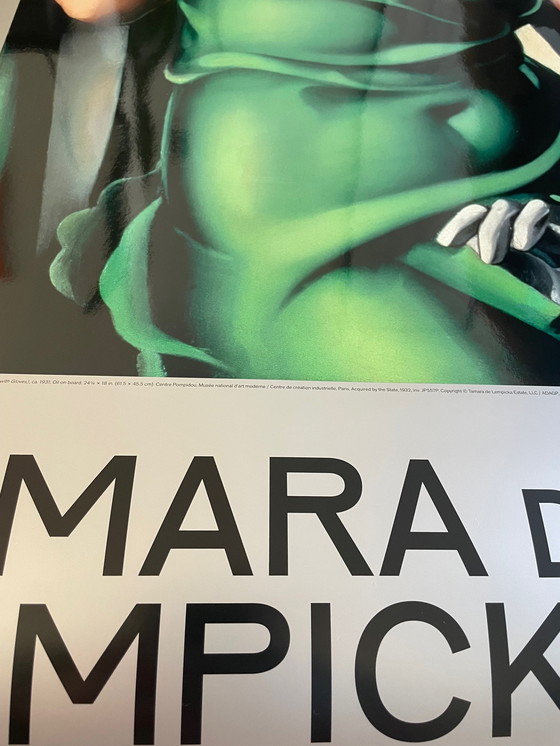 Image 1 of Tamara de Lempicka, Jonge vrouw in het groen (Jonge vrouw met handschoenen), ca. 1931 Gedrukt in de VS | Copyright Tamara de L