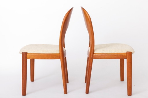 Een paar Niels Koefoed teakhouten eetkamerstoelen, Deense moderne stoelen uit de jaren 70, lichtbeige wollen (photo 2 of 11)