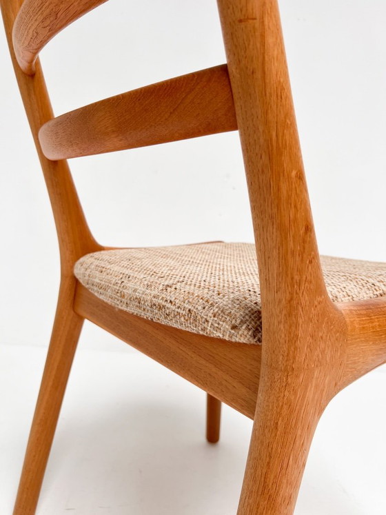 Conjunto de sillas danesas con patas torneadas de JK Mobler, década de 1970. – Sillas de comedor, Textile (photo 13 of 15)