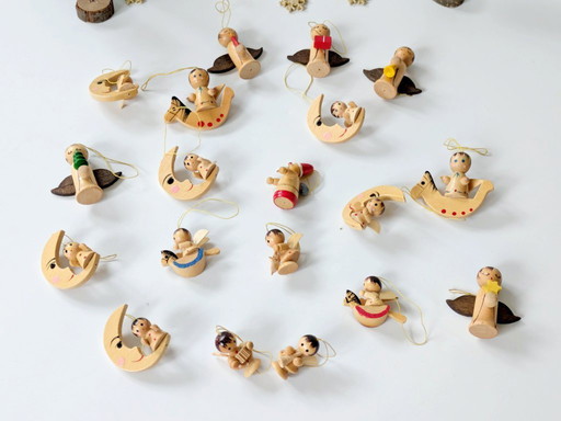 19 x Midcentury Wooden Christmas Ornaments | Hand-Painted, Erzebirge Germany