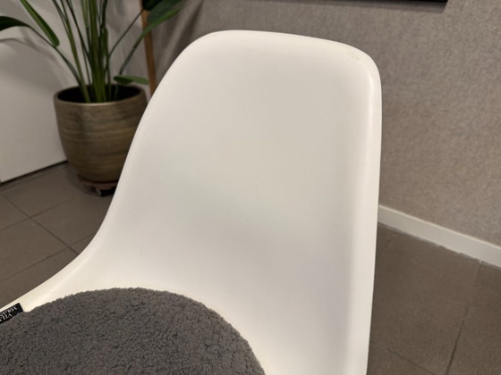 Vitra | Eames | DSS | Blanc | Empilable | 2 pièces – Chaises de salle à manger, Plastique, Textile (photo 8 of 12)