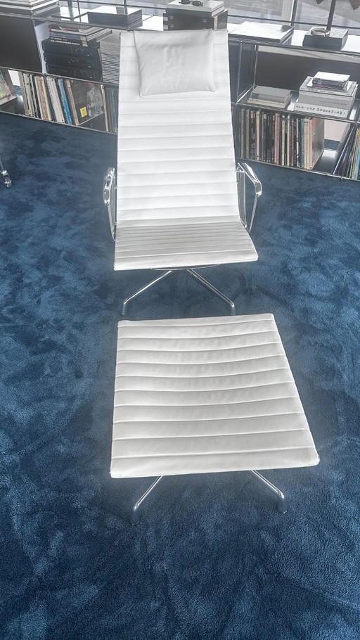Aluminium Chair EA 124 + Ottoman