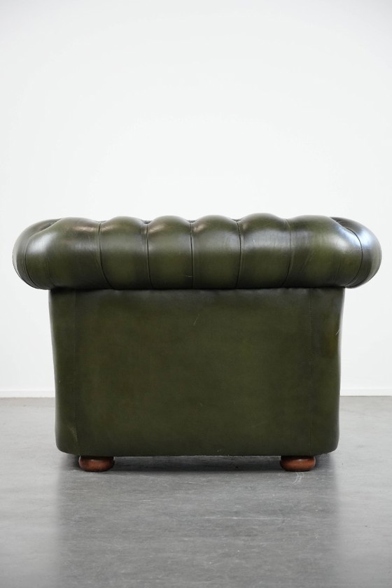 Image 1 of Sillón club Chesterfield de piel de vaca verde de estilo inglés