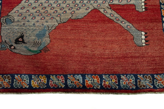 Image 1 of Hand-knotted Gabbeh nomadic rug - 208 x 133 cm - leopard motif on red