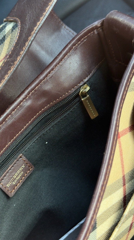 Burberry tas – Top handle tassen, Kalfsleer (photo 6 of 8)