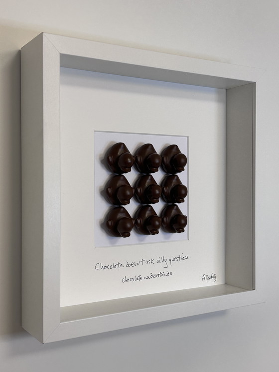 Image 1 of Le chocolat ne pose pas de questions idiotes, le chocolat comprend.