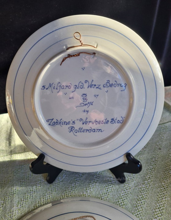 Image 1 of Authentiek Koninklijk Delft  blauwe borden - De Porceleyne Fles - RVS verzekeringen herdenking. 
