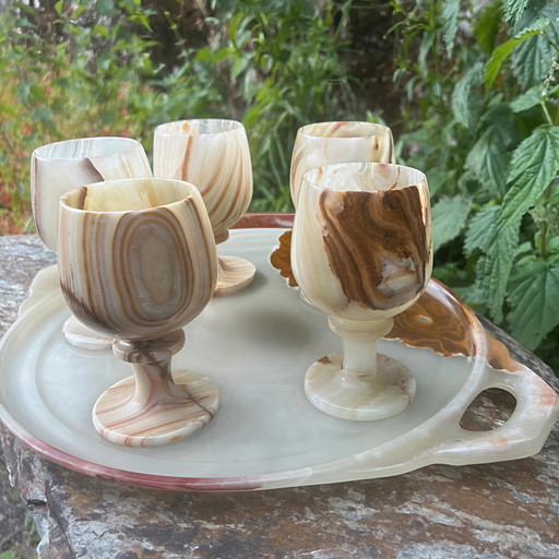 magnifique ensemble vintage de 5 verres à vin avec plat de service assorti