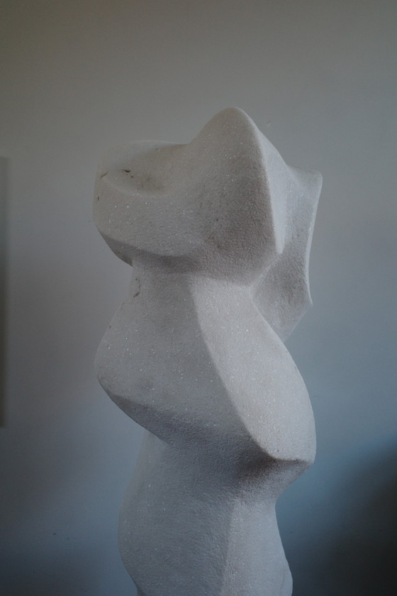 Image 1 of Stehende Granit-Stein-Skulptur