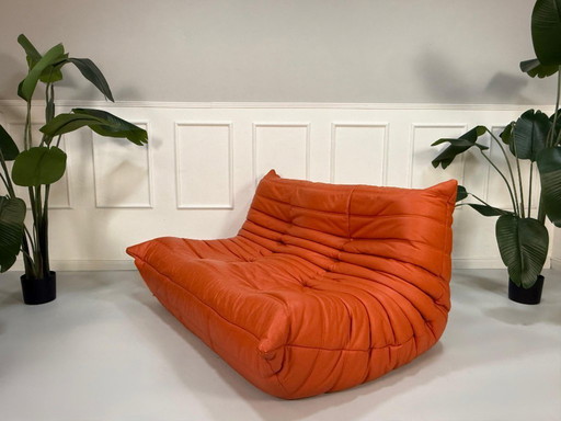 Ligne Roset Togo Sofá de diseño 2 plazas cuero naranja