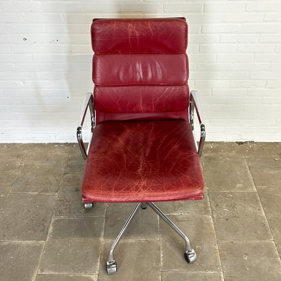 Image 1 of Vitra EA 219 Bureaustoel in Rood Leer, Iconisch Vintage Eames Design