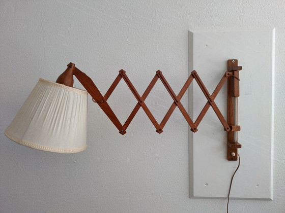 Image 1 of Lampada a forbice in teak - Anni '60 - Vintage