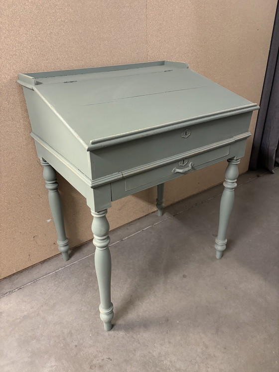 Image 1 of Brocante bureau / lessenaar / schrijftafel
