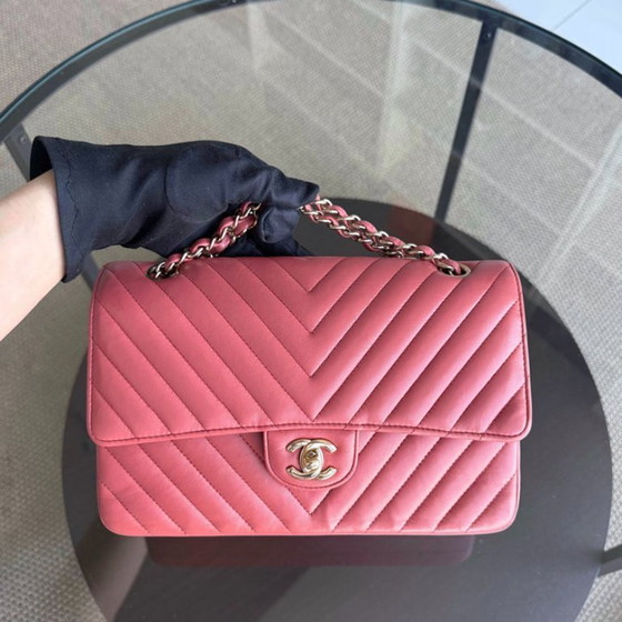 Image 1 of Chanel Classic Flap Medium - 25 cm Chevron-Lammleder, roségoldene Hardware, Serie 25