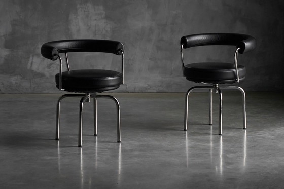 Image 1 of LC7 Stühle von Charlotte Perriand, Le Corbusier und Pierre Jeanneret für Cassina, Italien, 1980er Jahre
