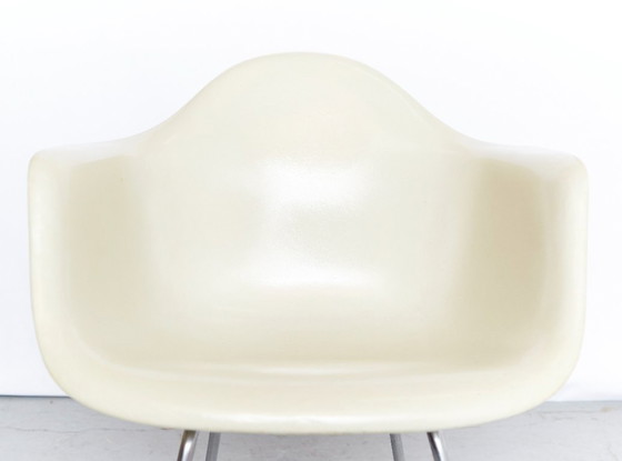 Image 1 of Off-White Dax Fiberglas Chair by Charles & Ray Eames for Herman Miller