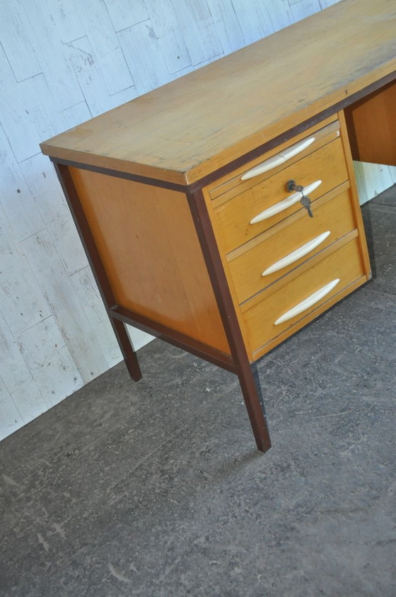Mid-Century Hongaars Bureau – Mid Century Modern (photo 7 of 8)