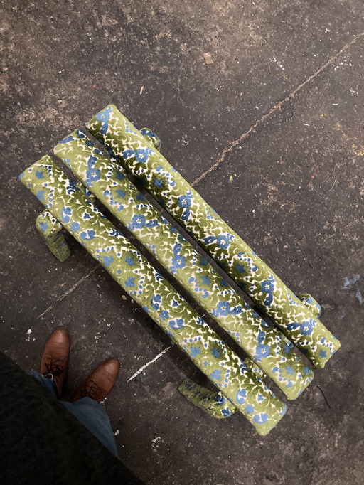 Banco de terciopelo floral