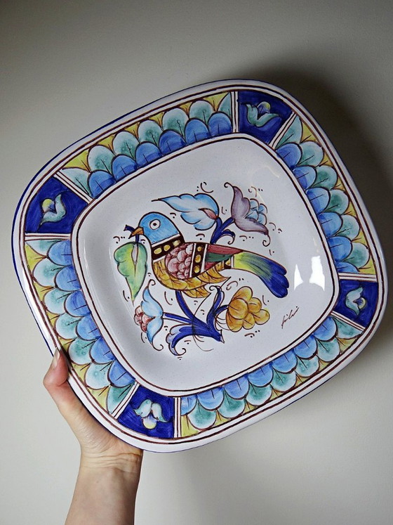 Image 1 of Grande piatto da parete vintage italiano Gubbio con decorazione a uccelli, in terracotta dipinta.