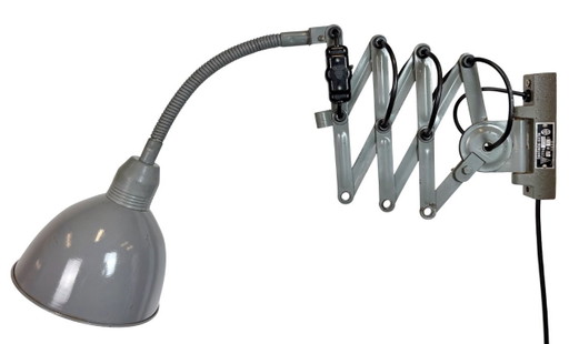 Grijze industriële wandlamp met flexibele arm van Elektroinstala, jaren 60.