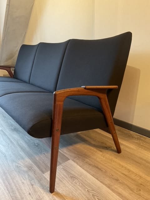 Vintage sofa in excellent condition