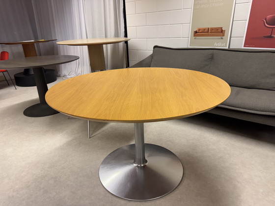 Image 1 of Mesa circular Artifort