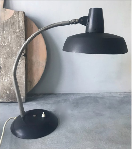 Image 1 of INDUSTRIELE BUREAULAMP jaren 60 van het merk Sis