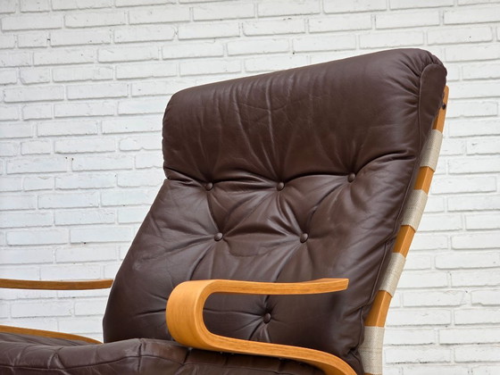 Image 1 of Années 1970, design norvégien d'Elsa & Nordahl Solheim, ensemble chaise et tabouret.