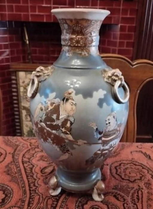 Japanische Satsuma-Vase.