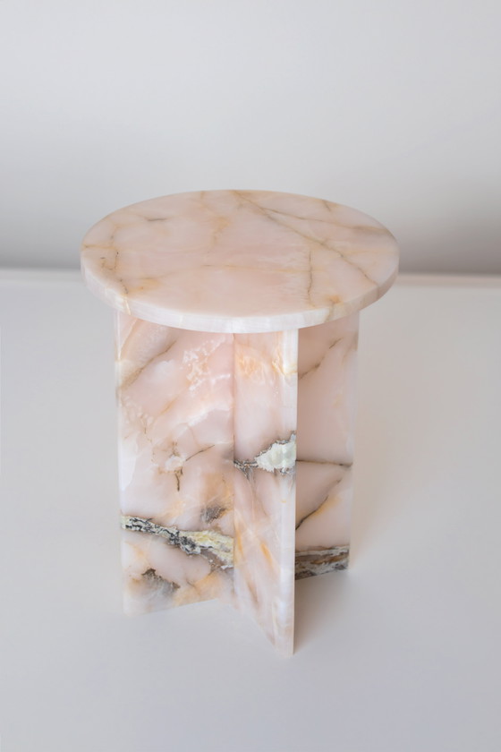 Image 1 of Mesa auxiliar onyx rosa