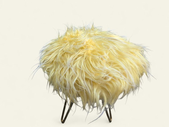 Image 1 of Rarität! 60s Dreibein-Hocker mit Messingbeinen & Gelbem Kunstfell, Retro-Pop Style – Mid-Century Sitzhocker