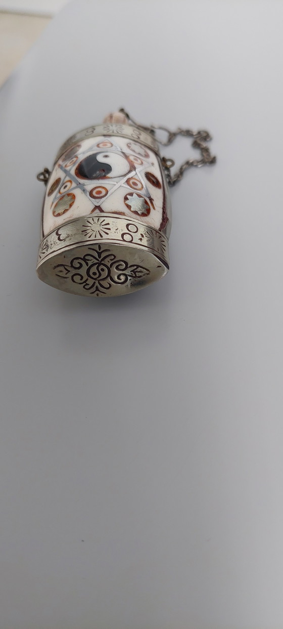 Image 1 of Oriëntaals met been verwerkt parfumflesje 