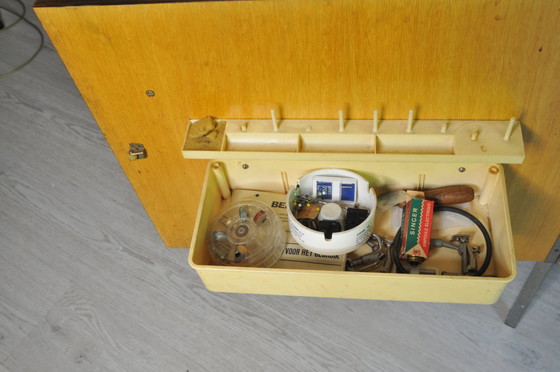 Image 1 of Bernina Favorit Mobili per cucire - Mobile in teak vintage degli anni '60/'70 mobile per giradischi